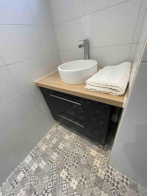 Appartement Neuf Tout Confort A Blaye Proche De La Citadelle Exterior foto